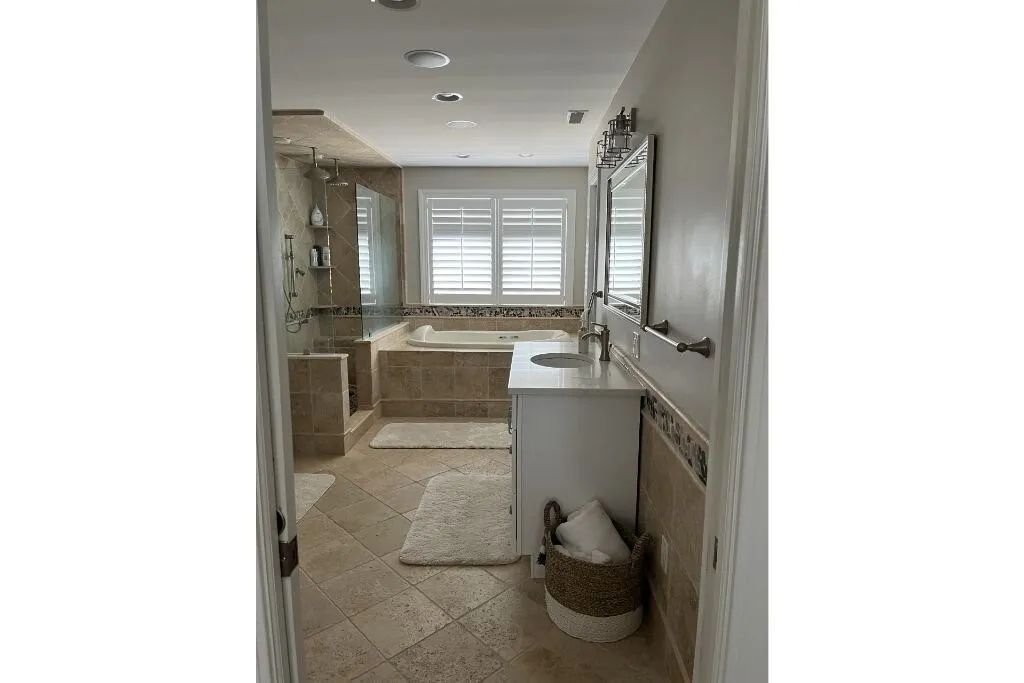 Master bathroom 