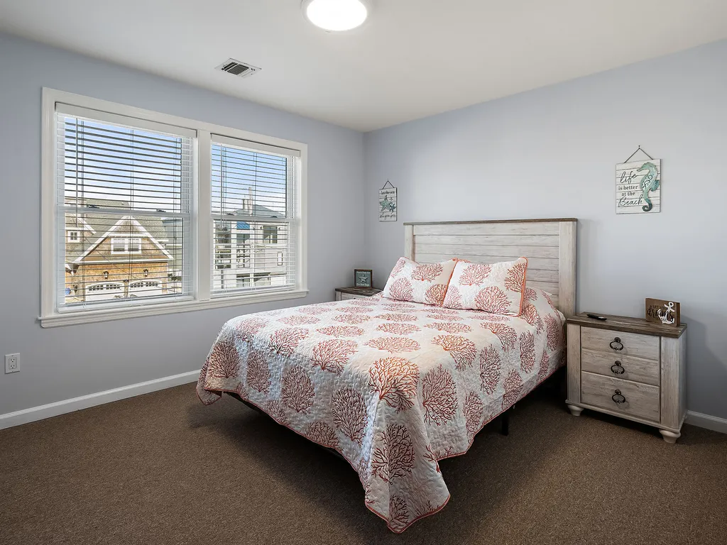 bedroom 3 - 2nd floor Queen bed