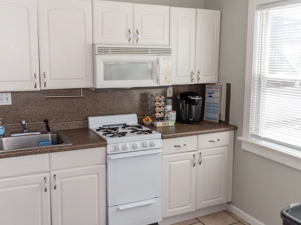 2nd floor 2 bedroom unit
