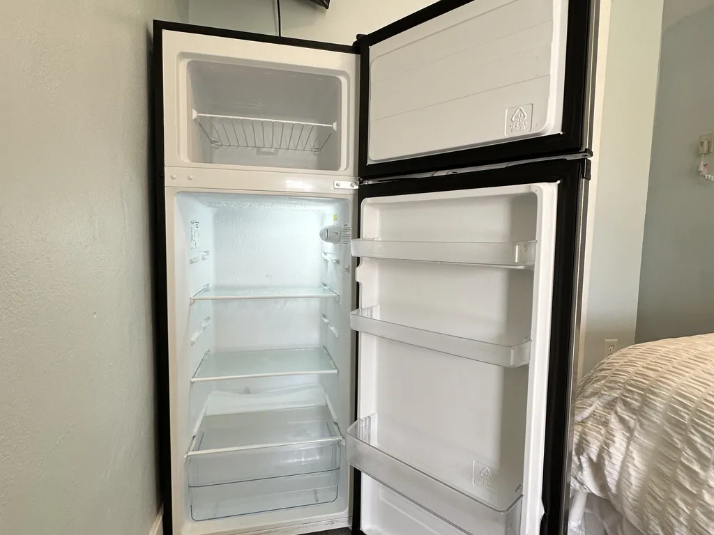 Refrigerator- Freezer