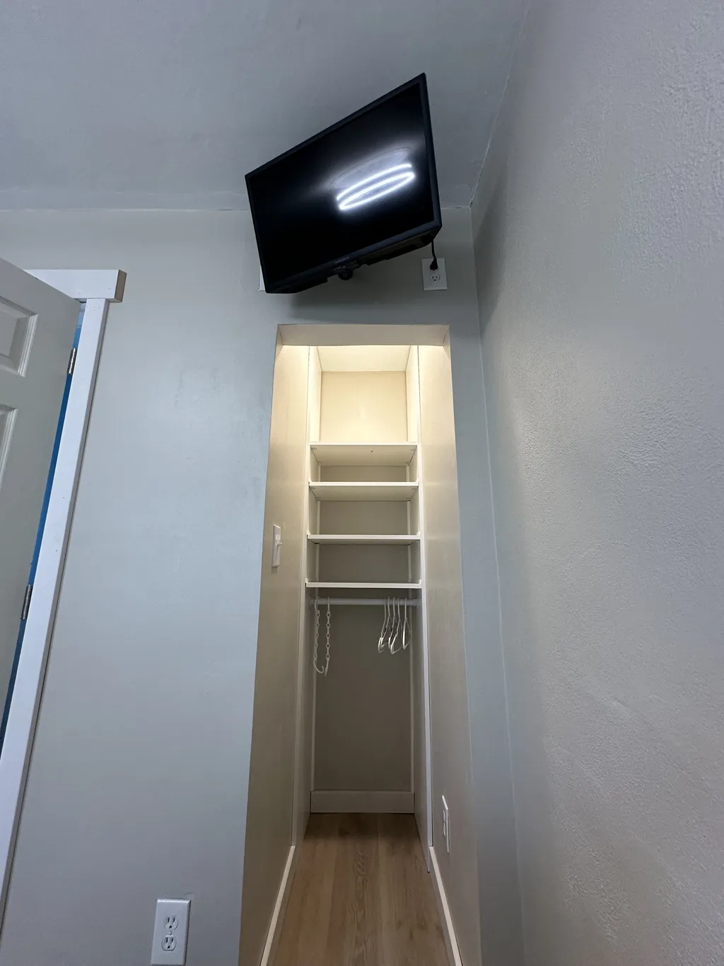 Standard Closet