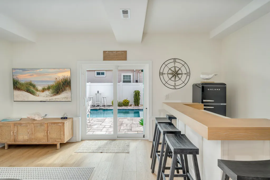 Entertainment Room/Bar