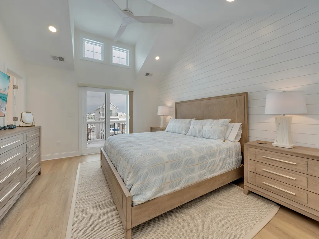 Master : Bedroom 2