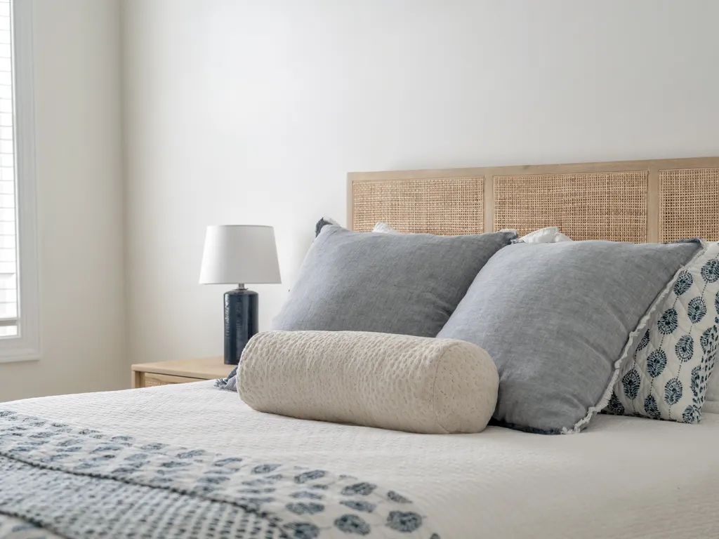 Bdrm 3: Queen bed