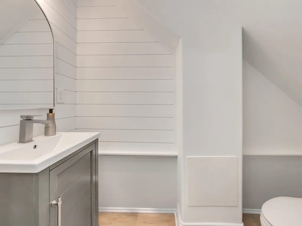 Ground Floor Powder Room
