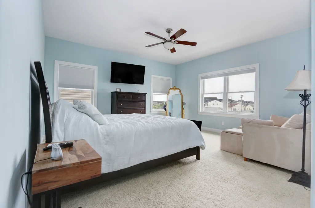 Master with walk in closet/bonus room with deck
