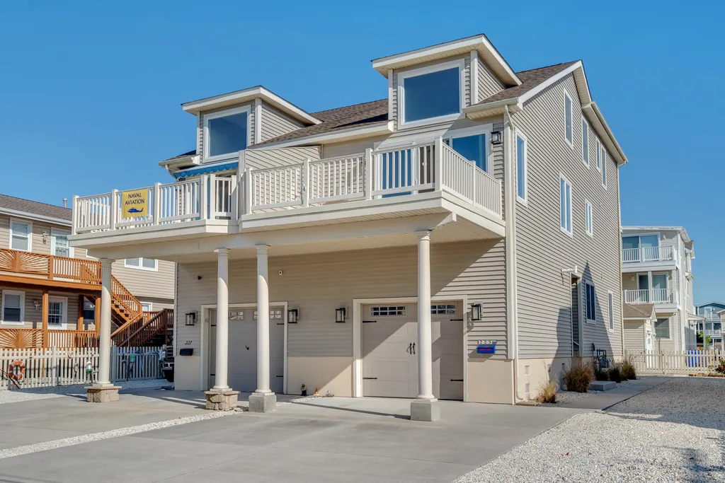 Garage and off street parking