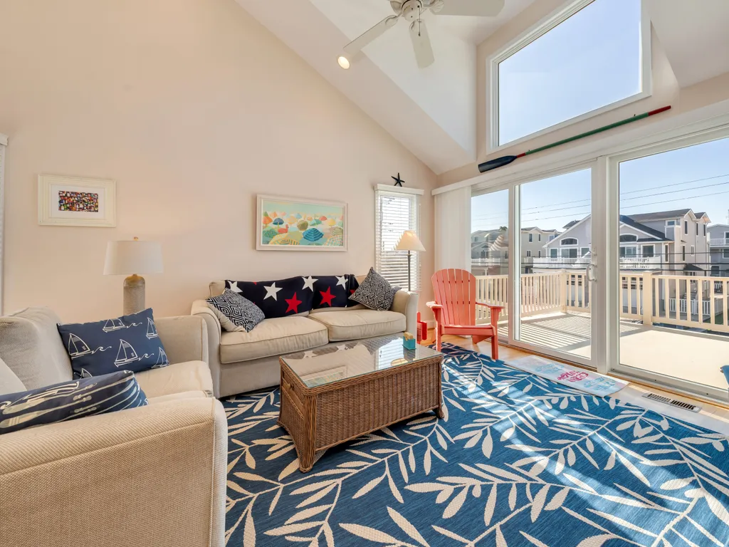 Living area to deck