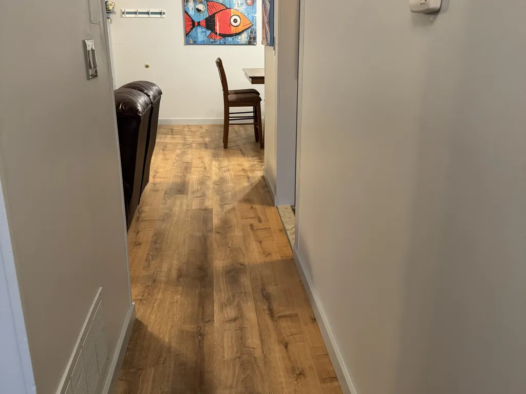 Hall to bedrooms