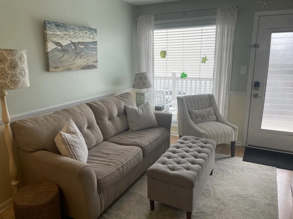 Living Room w/ Full Size Sleeper Sofa