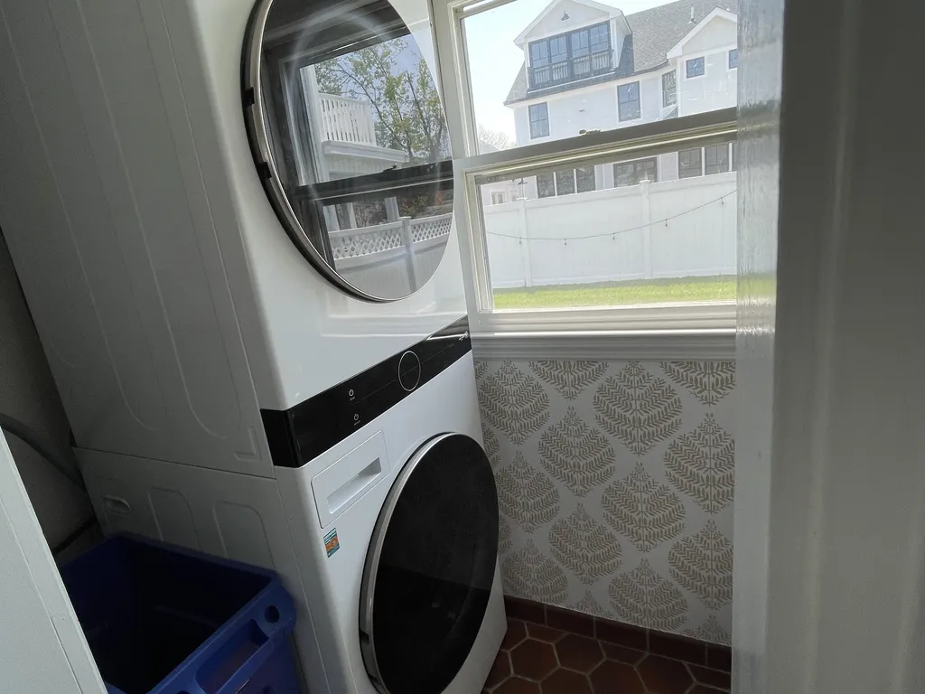 washer/dryer first floor