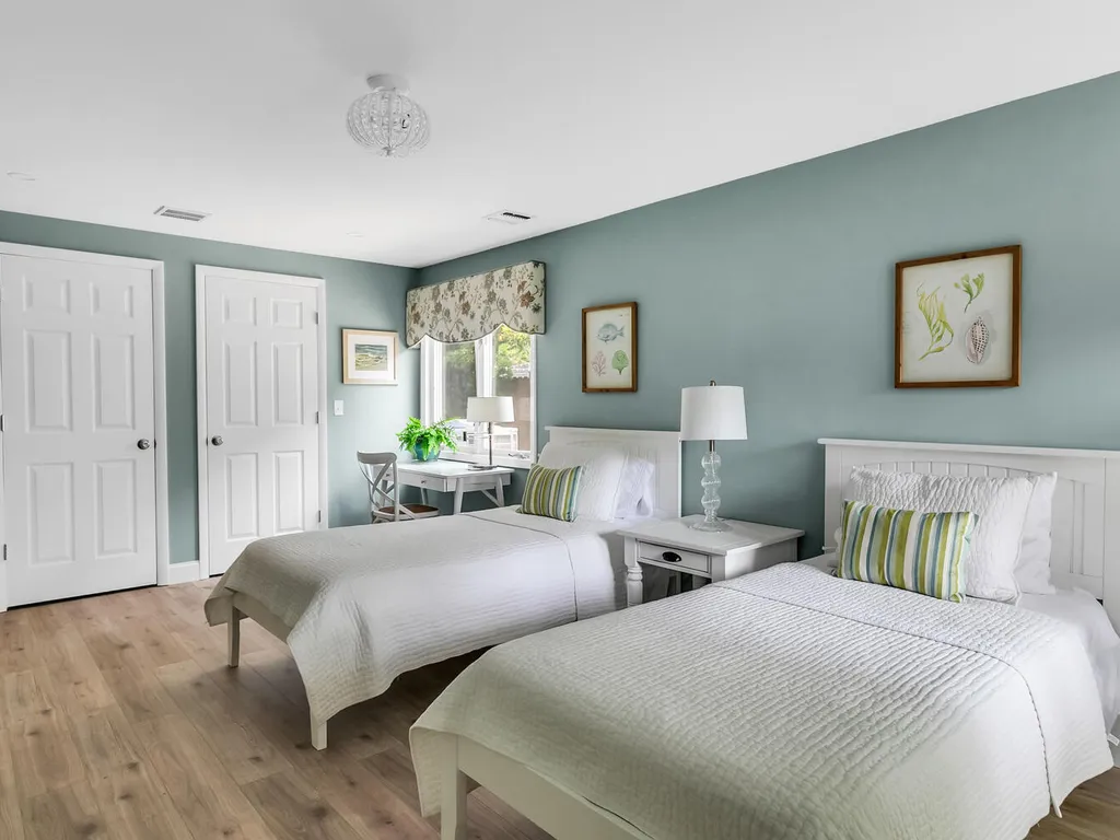 1st floor guest BR suite
