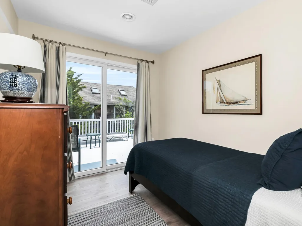 Guest BR w/ outdoor deck