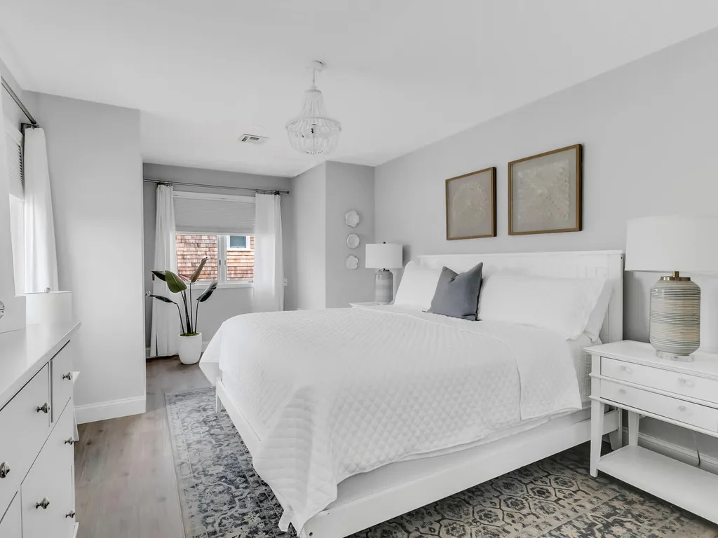 2nd floor master suite King