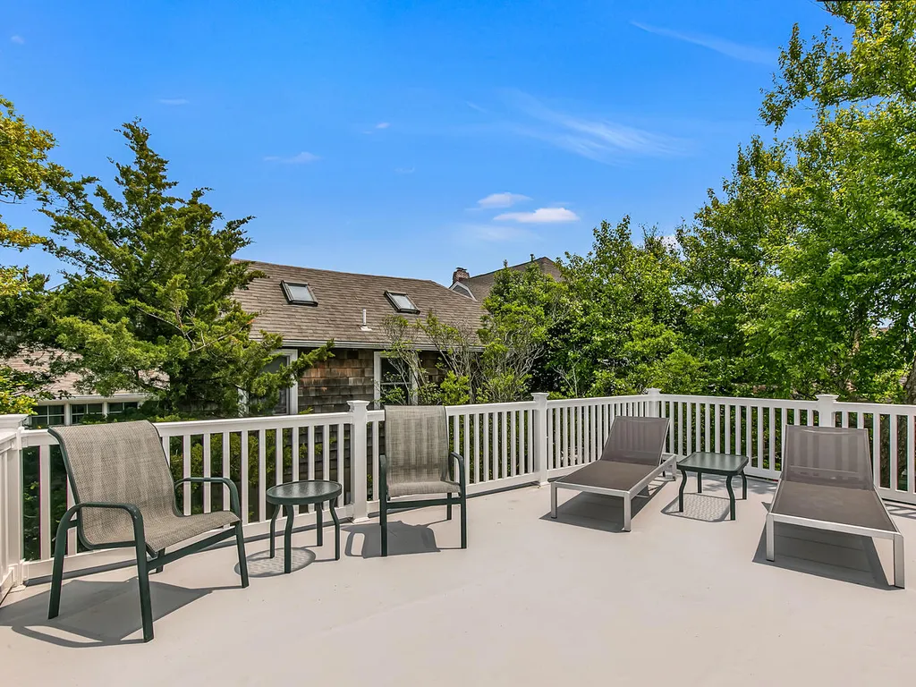 2nd floor deck