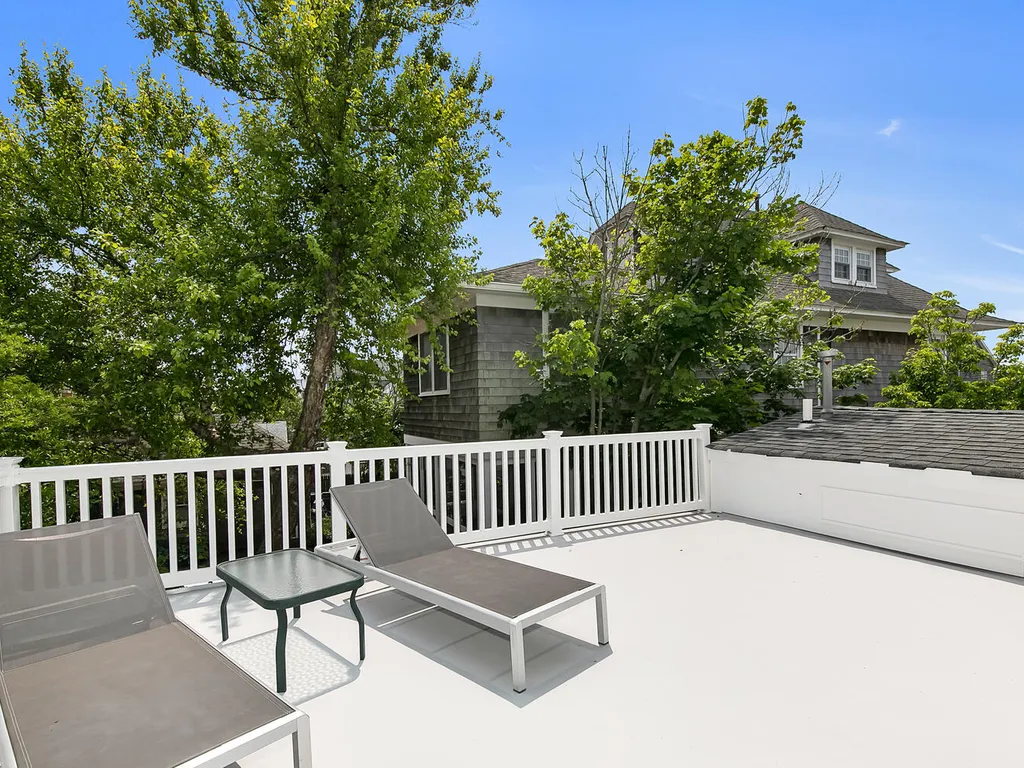 2nd floor deck