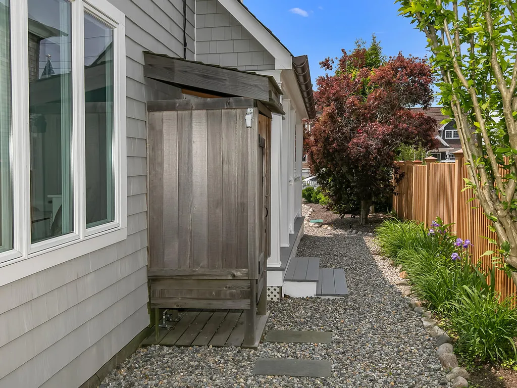 Enclosed Outdoor shower