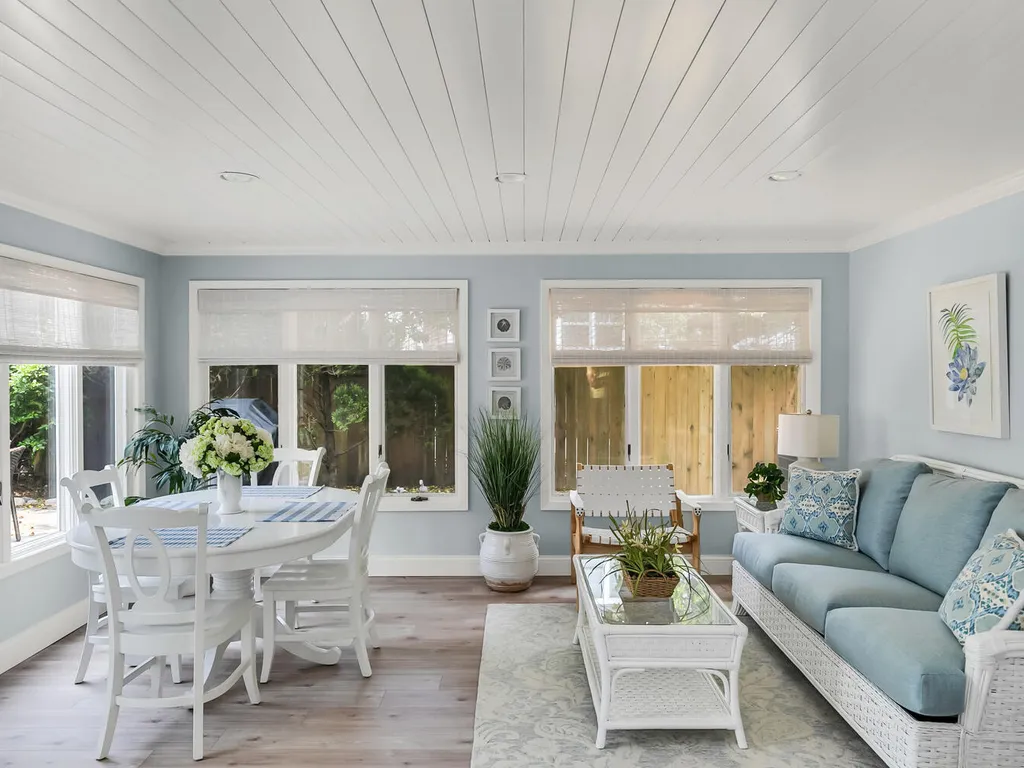 Eat in Sun room