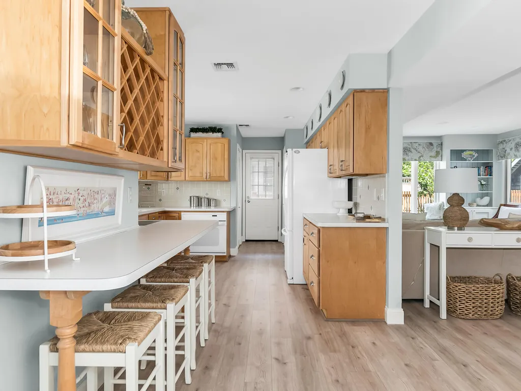 Eat in Kitchen