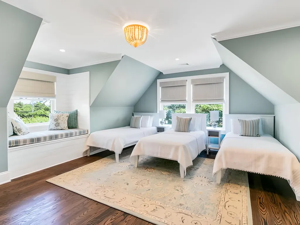 2nd floor guest bedroom