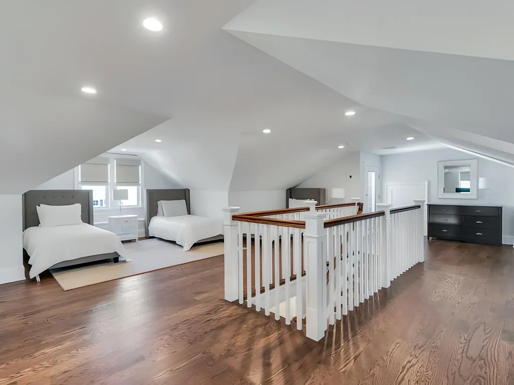 3rd floor guest bedroom