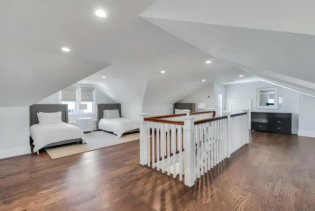 3rd floor guest bedroom