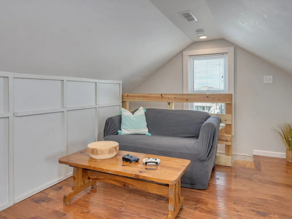 Room to gather after a beach day