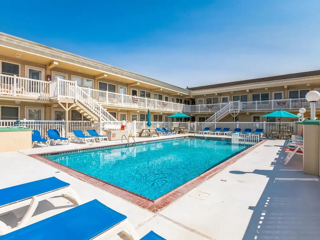Heated pool