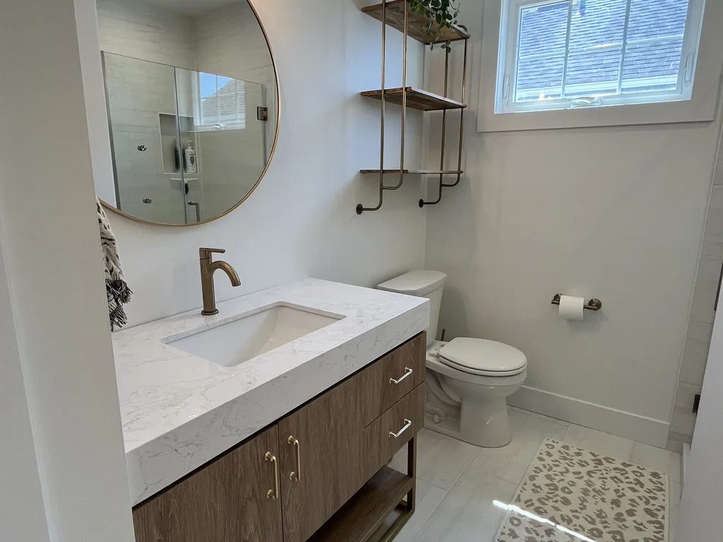 Main Bathroom