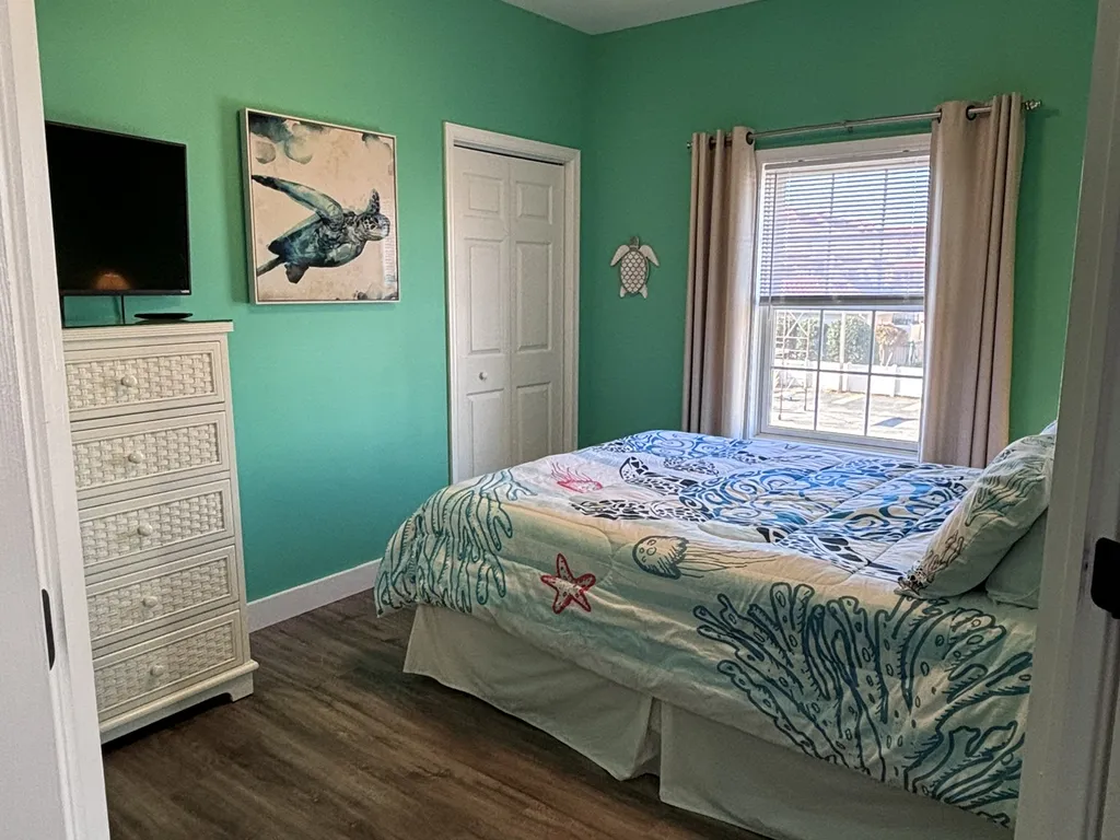 Guest Queen Room