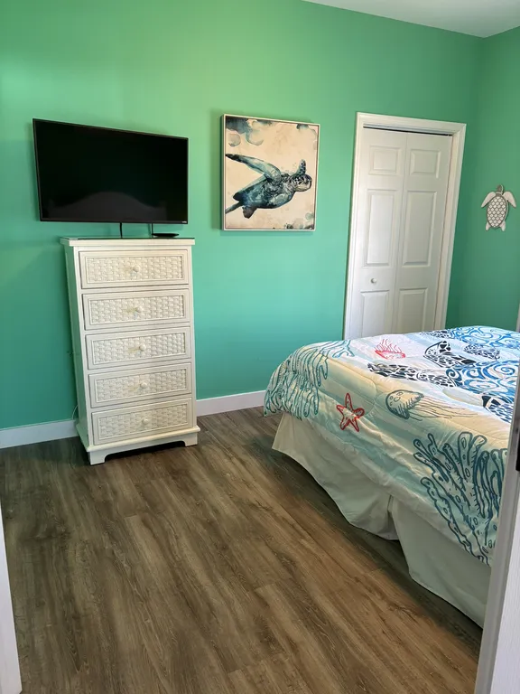 Guest Queen Room