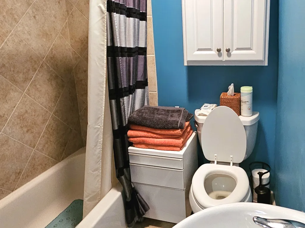 Full size bath