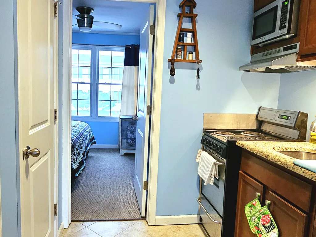 Kitchen towards bedroom
