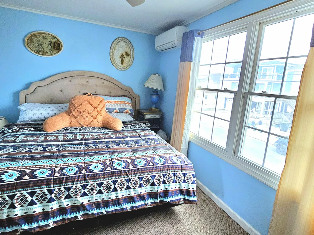 King size bedroom