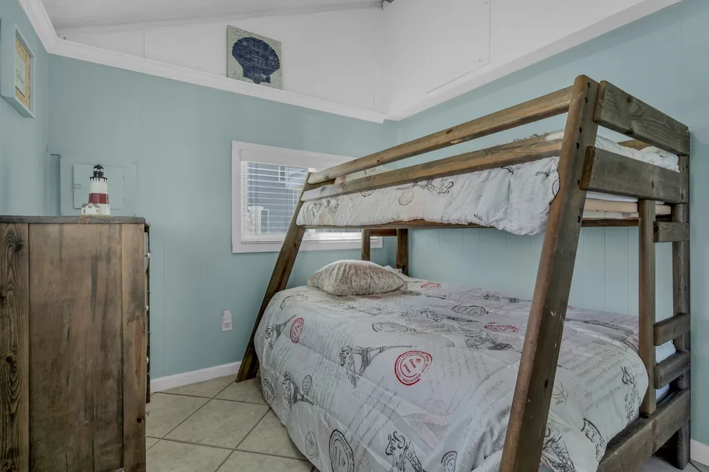 Full bottom bunk single on top bunk 