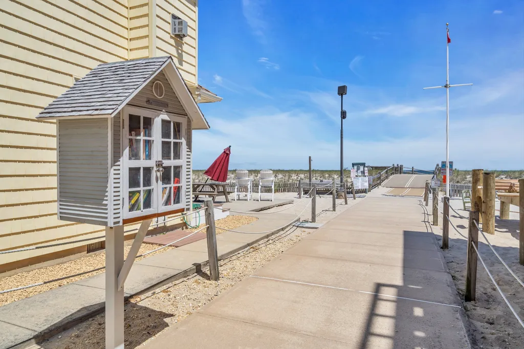 Walkway to beach
