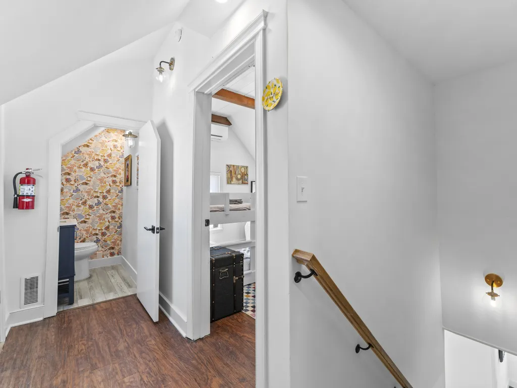 3rd level Powder room, Positano Suite and door to rooftop terrace