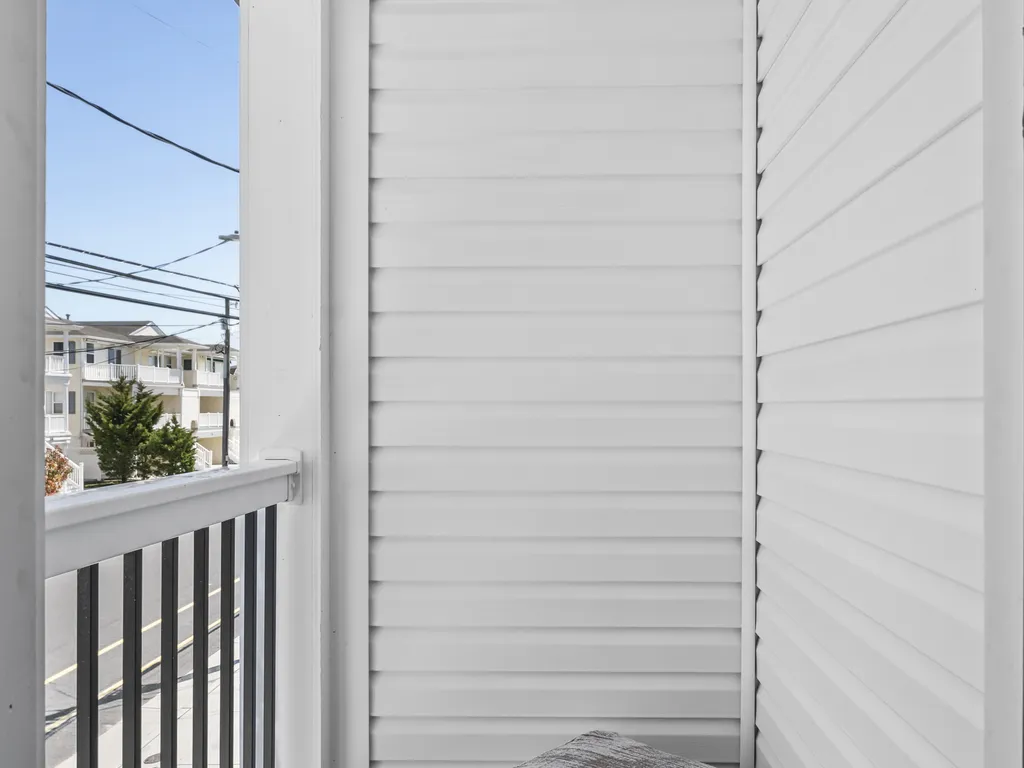 Juliet Balcony with Ocean views (just lean to the right)