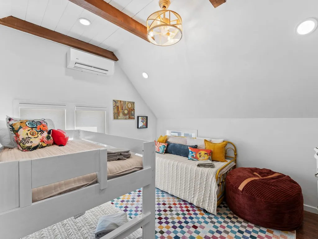 Poistano Suite (sleeps 4) 