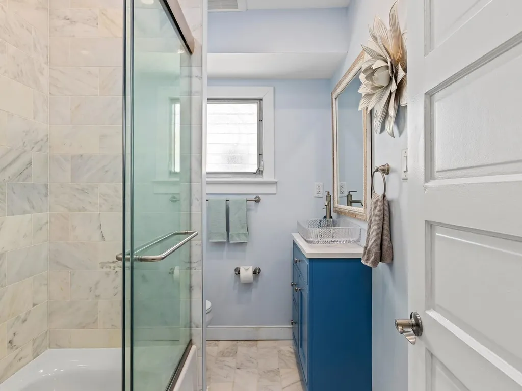 2nd Floor Bathroom with Bathtub