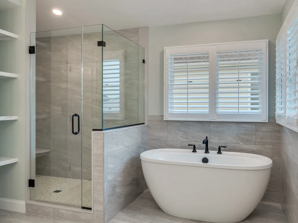 Bathtub or shower, your choice