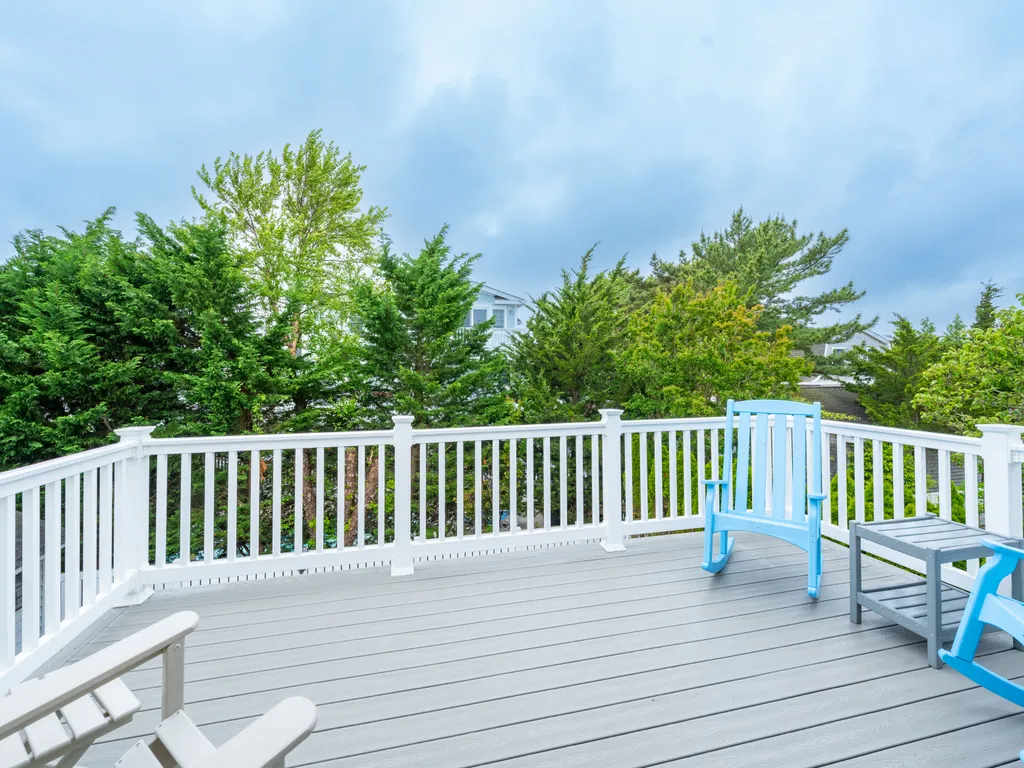 Enjoy this beautiful furnished outdoor.