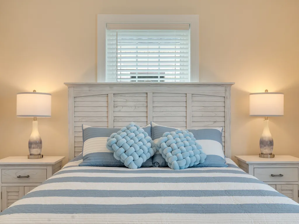 Queen Bed