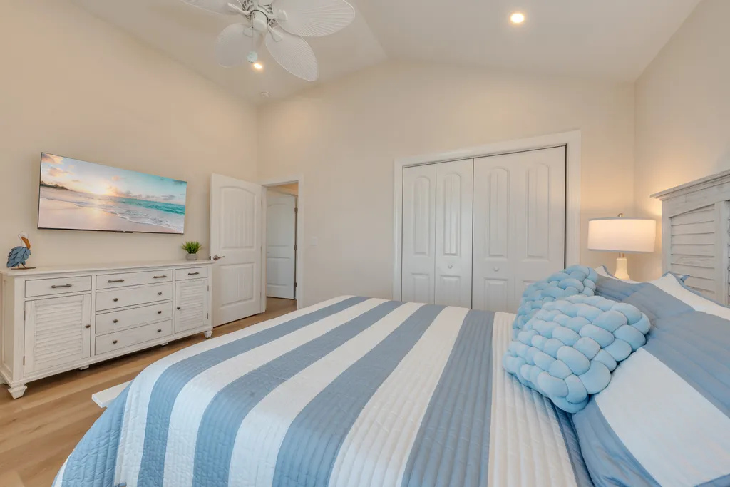 Queen Bed