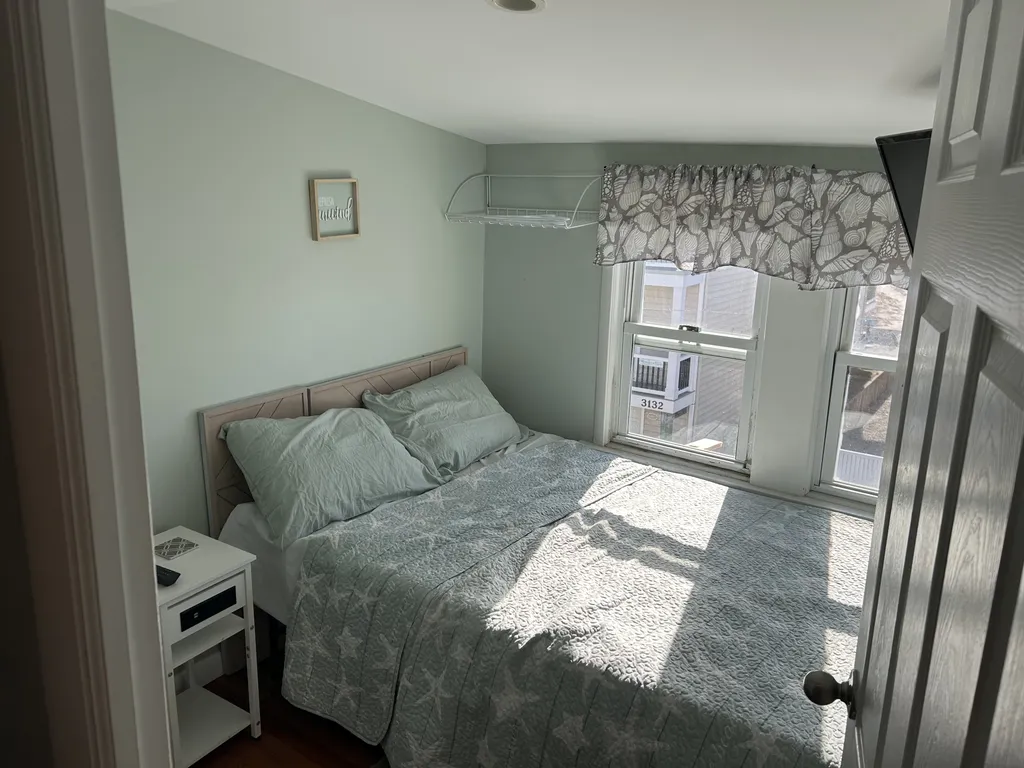 Double bed bedroom with ocean views.