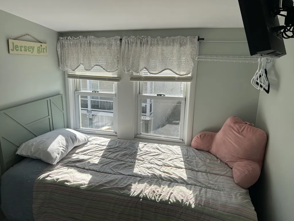 Twin trundle bedroom with ocean views.