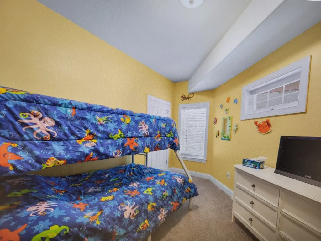Bedroom with bunk beds (full on bottom)