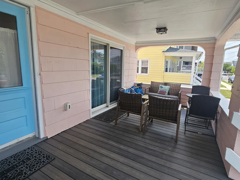 Apartment covered porch area