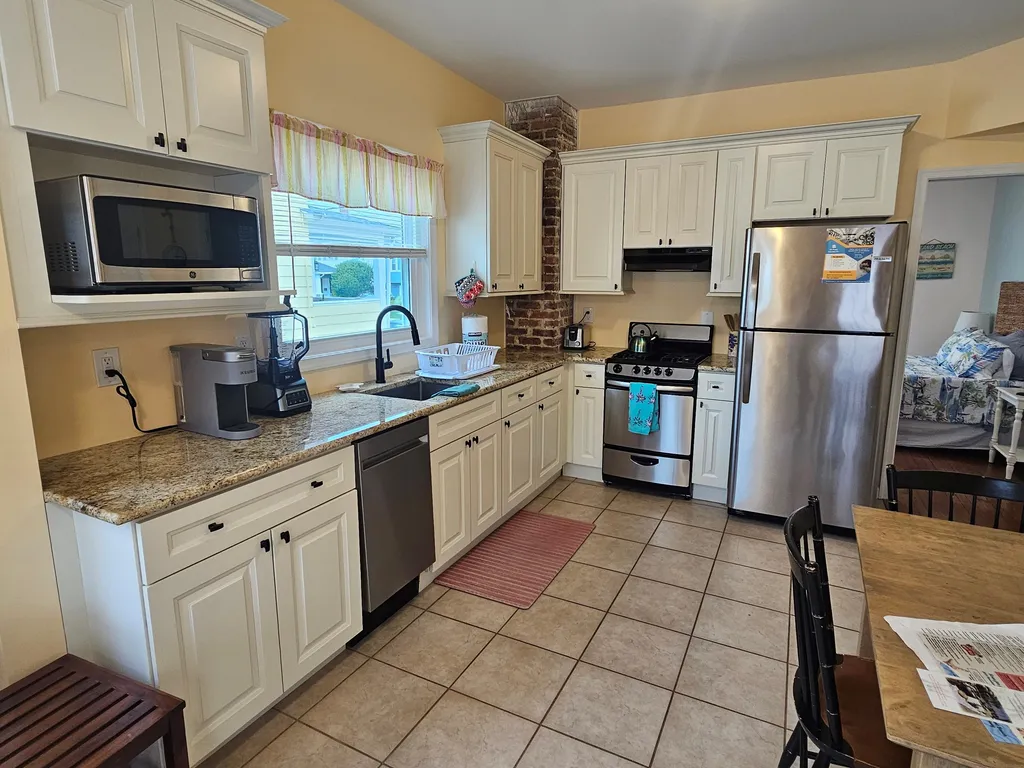 Kitchen/dining area