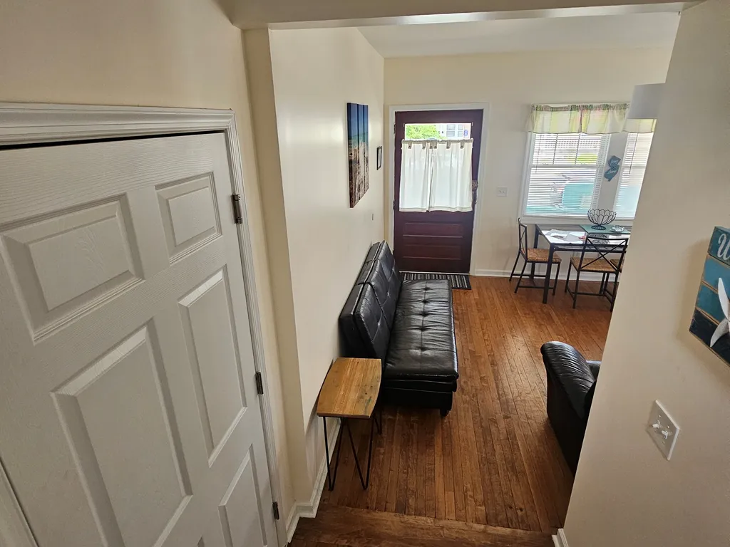 Apartment side entrance (this door is locked when rented seperately)